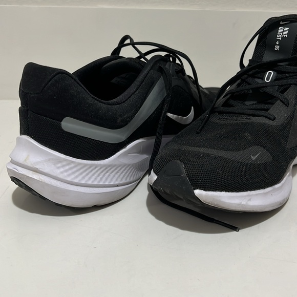 Men’s Nike sneakers - Picture 6 of 7